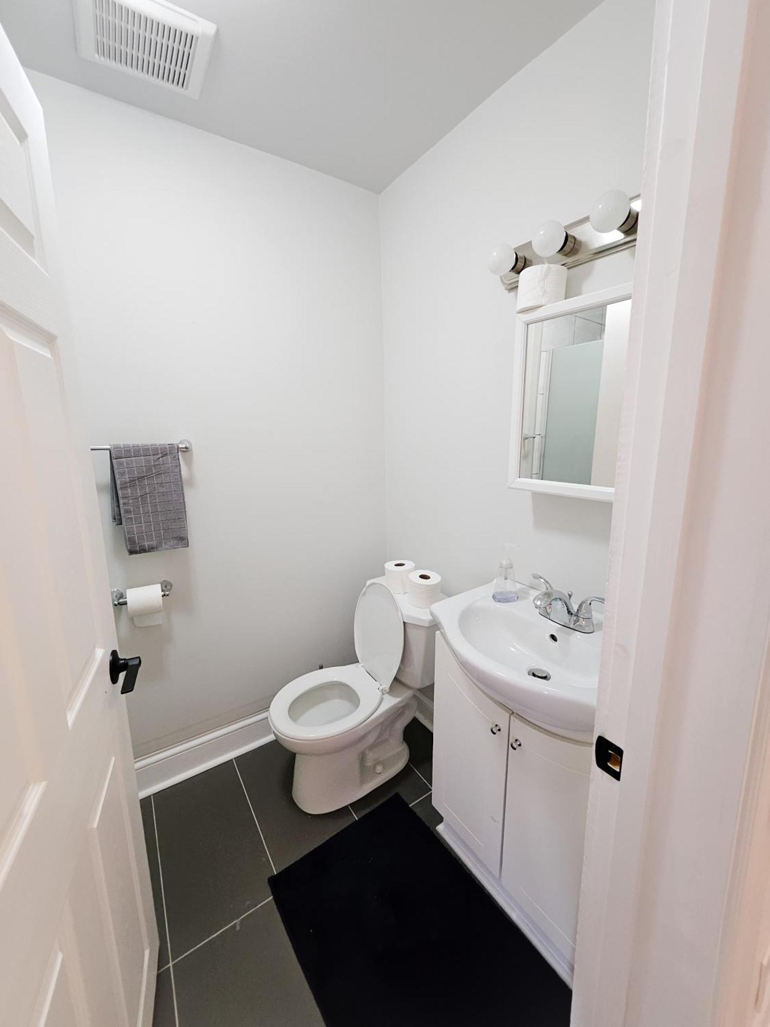Ottawa Downtown Cozy Guesthouse Екстериор снимка